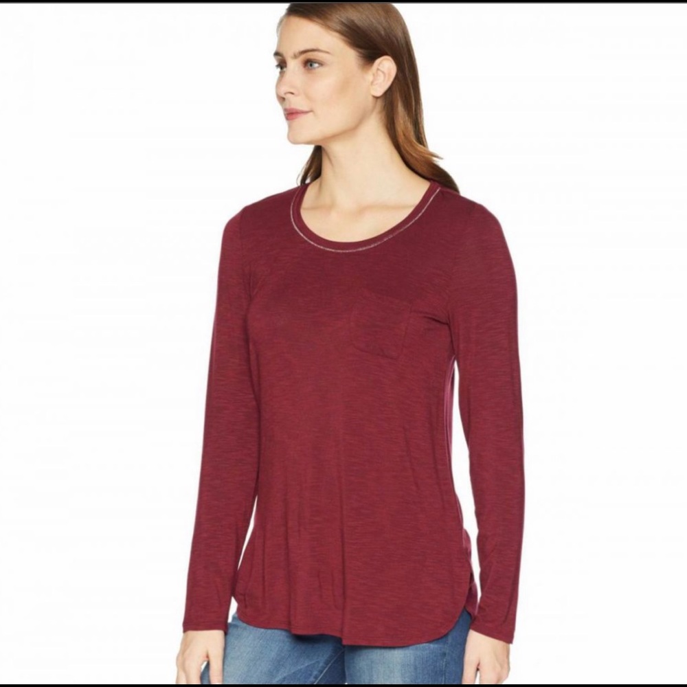 🐳 4 for $12 EUC Tribal long sleeve tshirt with scoop neck and chest pocket